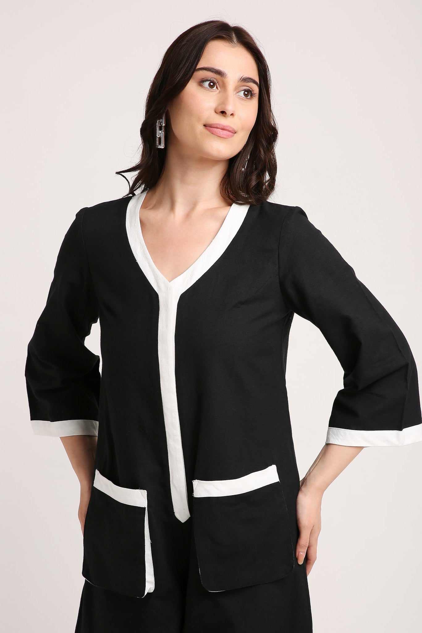 CONTRAST TRIM RELAXED JUMPSUIT