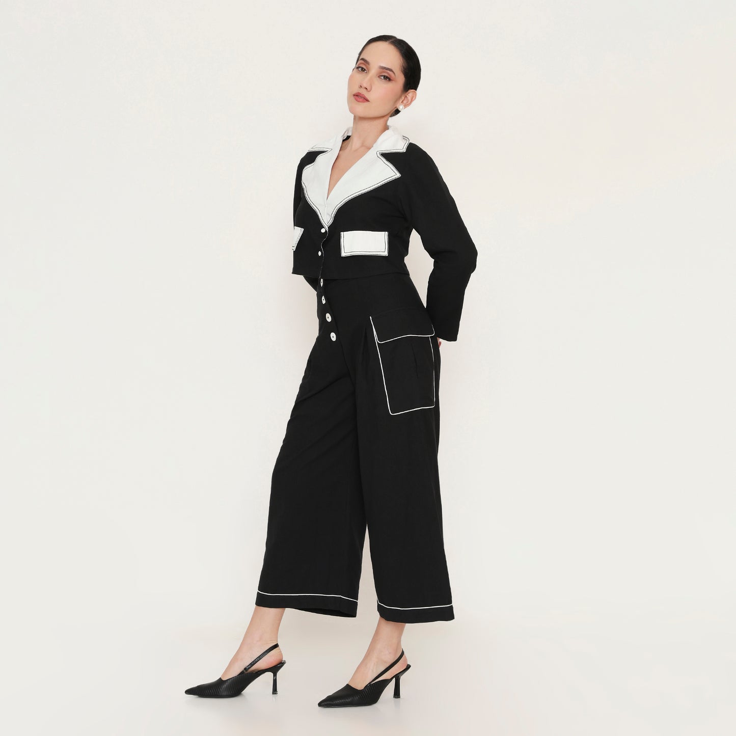 Two-Tone Lapel Cropped Blazer